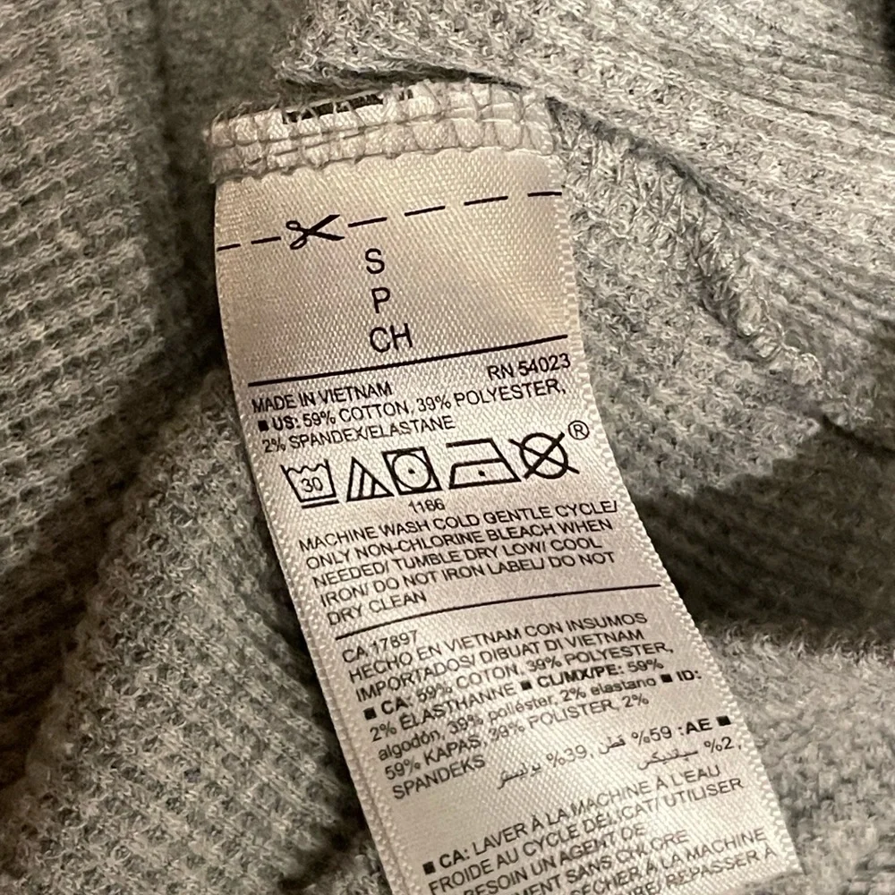 Old Navy Waffle Knit Men’s Sweater - Heather Grey - Picture 3 of 3
